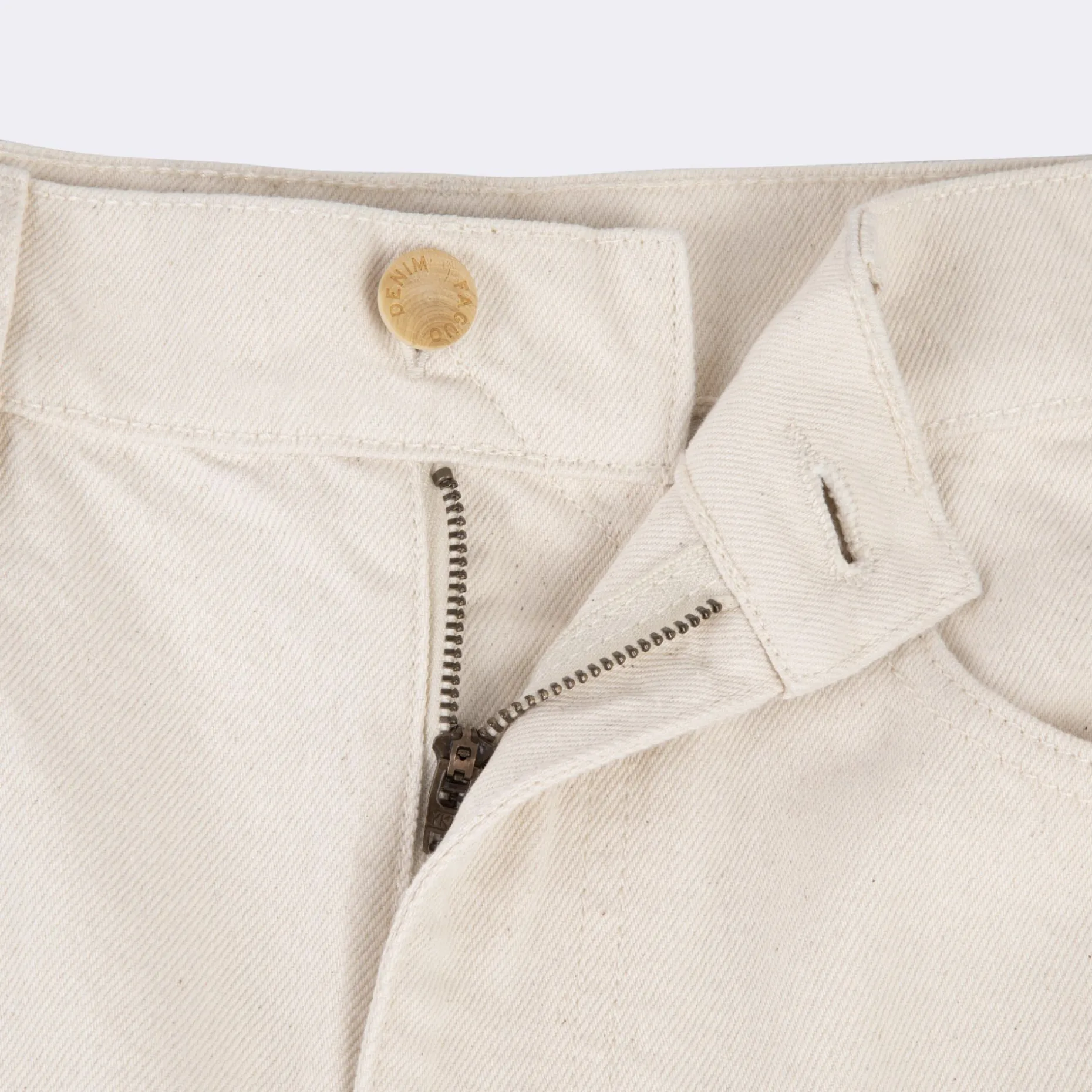 Jean Ecru Coupe Fuselee