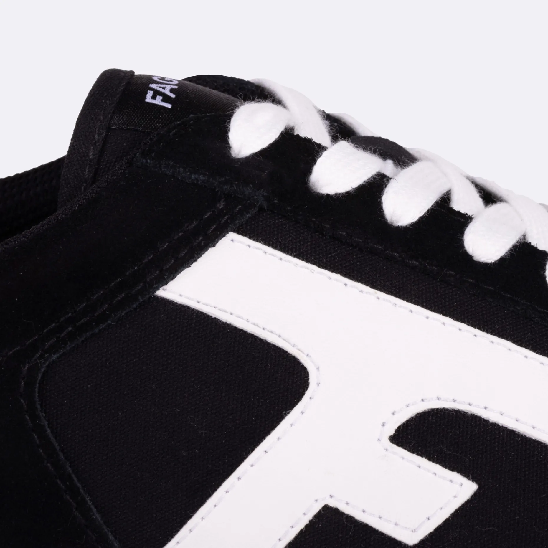 Tennis Noire & Blanche