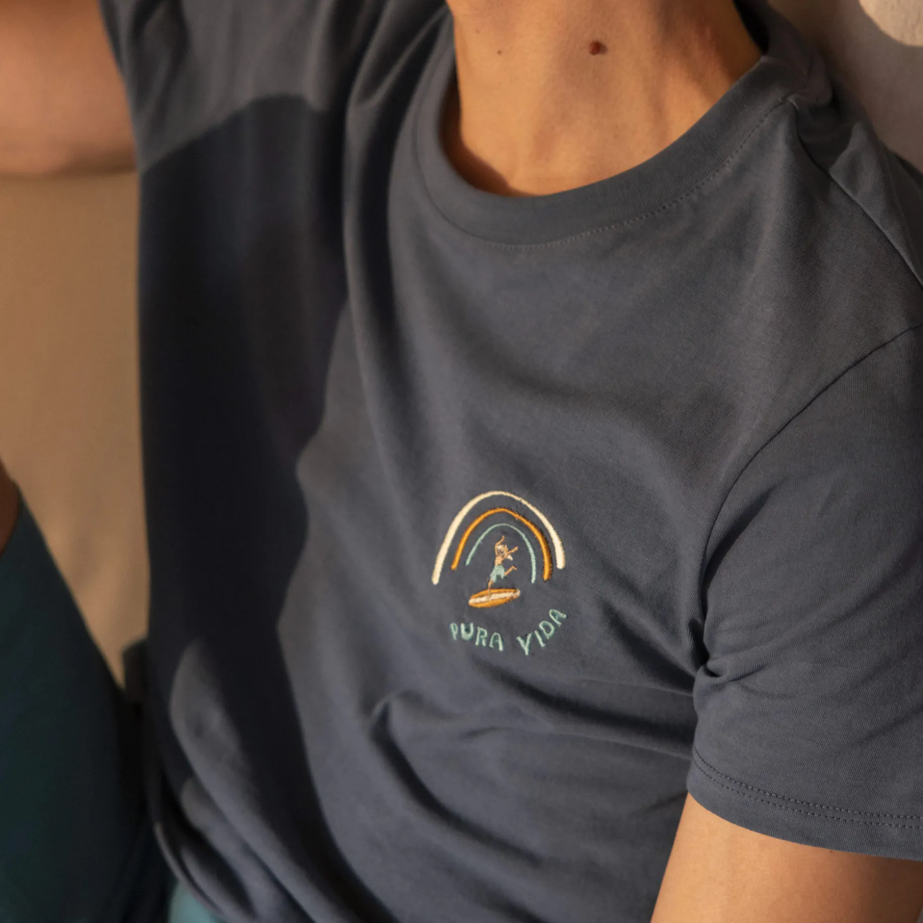 T-Shirt Col Rond Bleu Delave Pura Vida